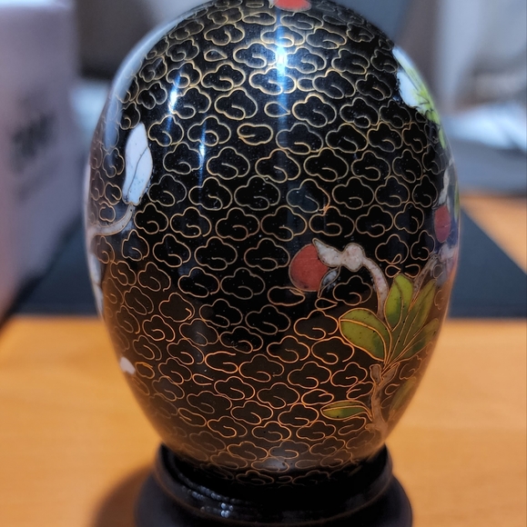 Vintage  Handpainted Metal Cloisonne Enamel Egg with stand - Picture 4 of 4